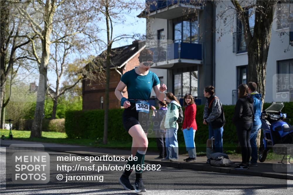 12.04.2026 - 45. Internationalen Wilhelmsburger Insellauf J. Mangold http://msf.ph/oto/9465682 12.04.2026 10:58:44 Ziel 3140, 4071, 2553, 2989, 3825, 5615, 3150, 2269, 5366, 3044, 3045, 3582, 4896, 2308 meine-sportfotos.de
