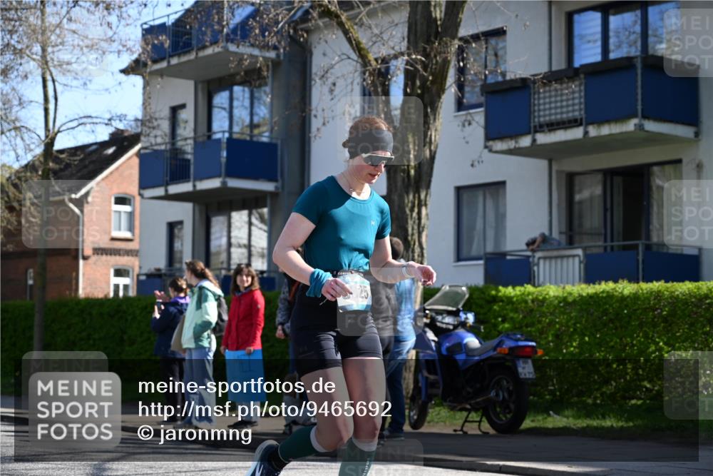 12.04.2026 - 45. Internationalen Wilhelmsburger Insellauf J. Mangold http://msf.ph/oto/9465692 12.04.2026 10:58:44 Ziel 3140, 4071, 2553, 2989, 3825, 5615, 3150, 2269, 5366, 3044, 3045, 3582, 4896, 2308 meine-sportfotos.de