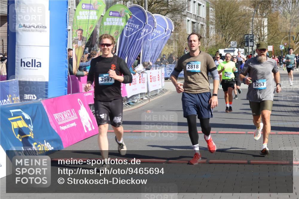 12.04.2026 - 45. Internationalen Wilhelmsburger Insellauf Strokosch-Dieckow http://msf.ph/oto/9465694 12.04.2026 10:58:34 Ziel 3997, 2818, 3257, 2499, 2194 meine-sportfotos.de