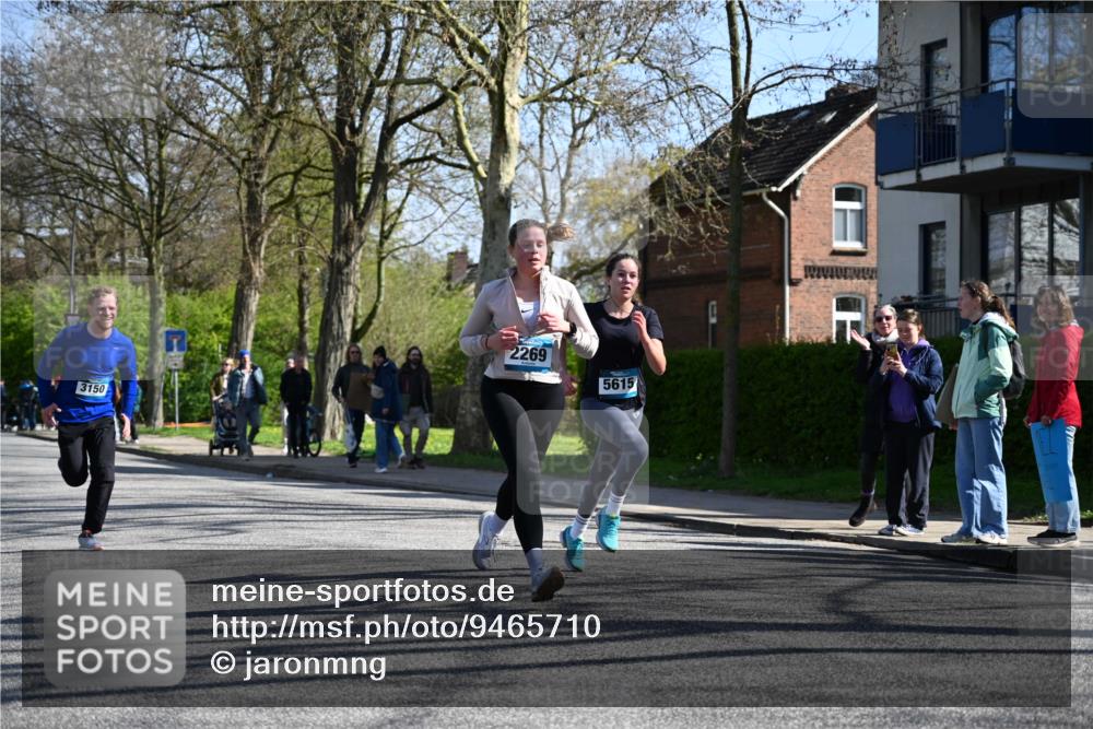 12.04.2026 - 45. Internationalen Wilhelmsburger Insellauf J. Mangold http://msf.ph/oto/9465710 12.04.2026 10:58:51 Ziel 2989, 3825, 5615, 3150, 2269, 5366, 3044, 3045, 3582, 4896, 2308 meine-sportfotos.de