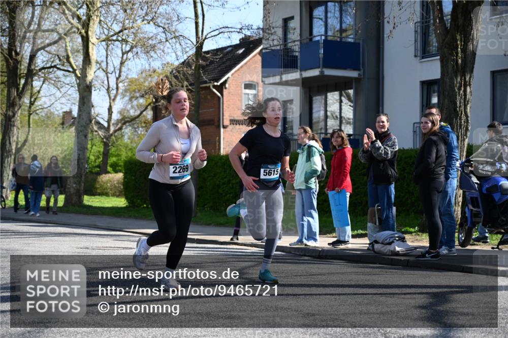 12.04.2026 - 45. Internationalen Wilhelmsburger Insellauf J. Mangold http://msf.ph/oto/9465721 12.04.2026 10:58:52 Ziel 2989, 3825, 5615, 3150, 2269, 5366, 3044, 3045, 3582, 4896, 2308, 5419, 2931, 2930 meine-sportfotos.de