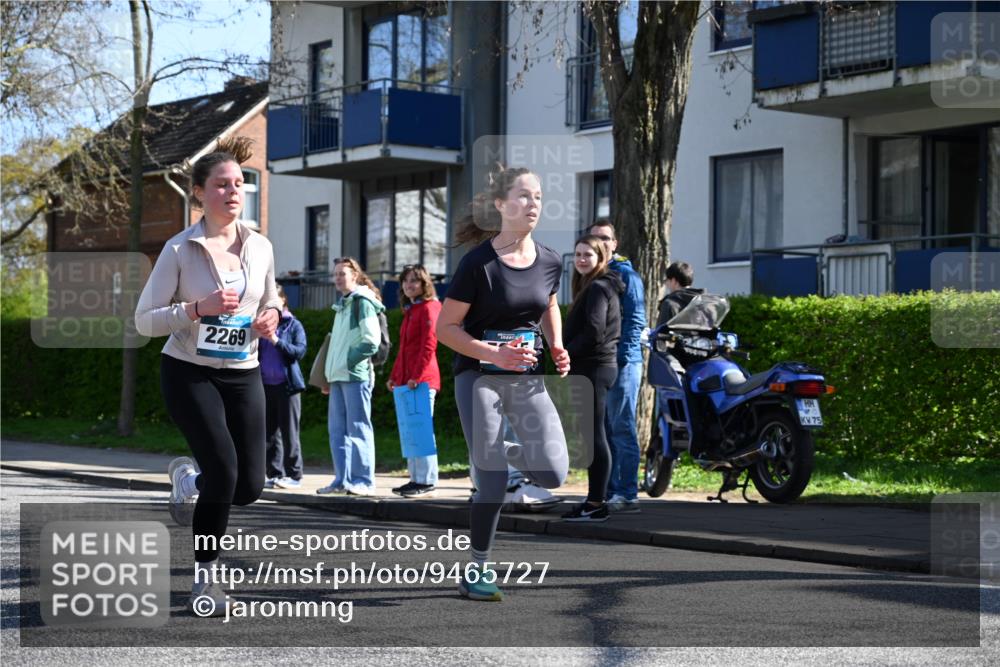 12.04.2026 - 45. Internationalen Wilhelmsburger Insellauf J. Mangold http://msf.ph/oto/9465727 12.04.2026 10:58:52 Ziel 2989, 3825, 5615, 3150, 2269, 5366, 3044, 3045, 3582, 4896, 2308, 5419, 2931, 2930 meine-sportfotos.de