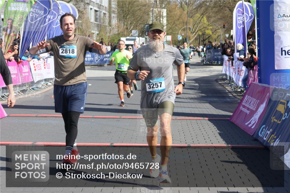 12.04.2026 - 45. Internationalen Wilhelmsburger Insellauf Strokosch-Dieckow http://msf.ph/oto/9465728 12.04.2026 10:58:36 Ziel 3997, 2818, 3257, 2499, 2194, 2900 meine-sportfotos.de