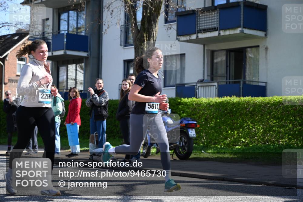12.04.2026 - 45. Internationalen Wilhelmsburger Insellauf J. Mangold http://msf.ph/oto/9465730 12.04.2026 10:58:52 Ziel 2989, 3825, 5615, 3150, 2269, 5366, 3044, 3045, 3582, 4896, 2308, 5419, 2931, 2930 meine-sportfotos.de