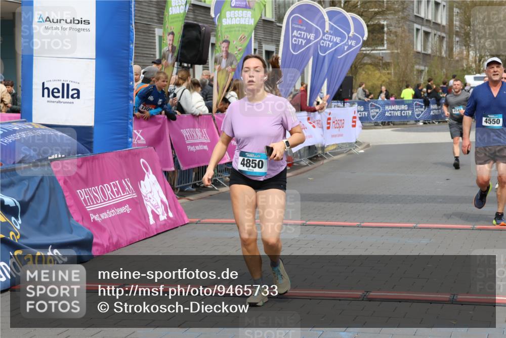 12.04.2026 - 45. Internationalen Wilhelmsburger Insellauf Strokosch-Dieckow http://msf.ph/oto/9465733 12.04.2026 13:12:47 Ziel 4850, 4550, 3914, 2545, 3352 meine-sportfotos.de