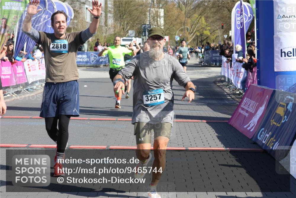 12.04.2026 - 45. Internationalen Wilhelmsburger Insellauf Strokosch-Dieckow http://msf.ph/oto/9465744 12.04.2026 10:58:36 Ziel 3997, 2818, 3257, 2499, 2194, 2900 meine-sportfotos.de