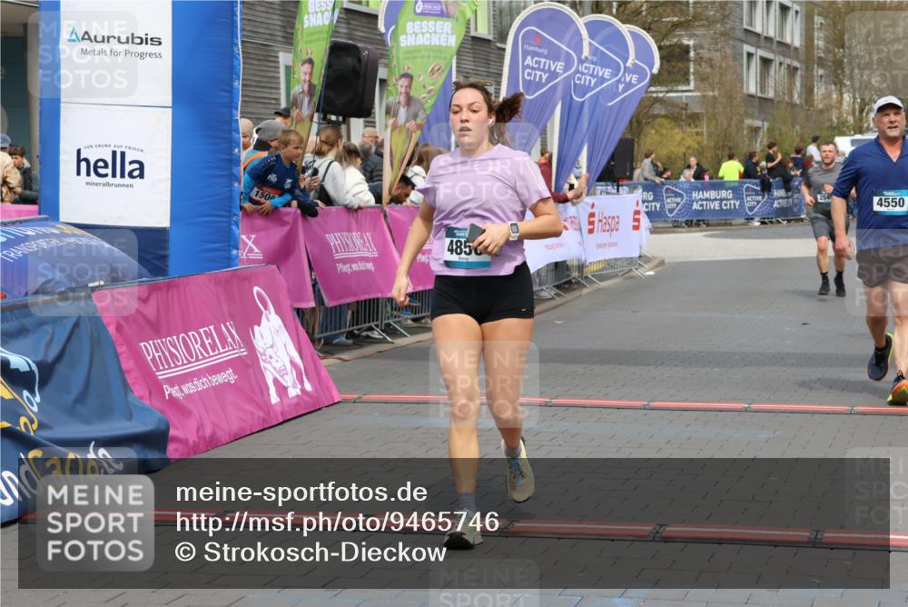 12.04.2026 - 45. Internationalen Wilhelmsburger Insellauf Strokosch-Dieckow http://msf.ph/oto/9465746 12.04.2026 13:12:47 Ziel 4850, 4550, 3914, 2545, 3352 meine-sportfotos.de