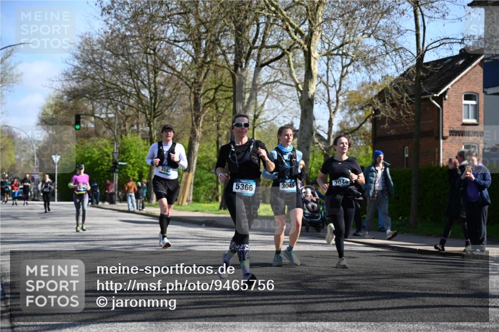 12.04.2026 - 45. Internationalen Wilhelmsburger Insellauf J. Mangold http://msf.ph/oto/9465756 12.04.2026 10:59:06 Ziel 5366, 3044, 3045, 3582, 4896, 2308, 5419, 2931, 2930, 4004, 4004, 2858, 5699, 5698, 4101, 2529 meine-sportfotos.de
