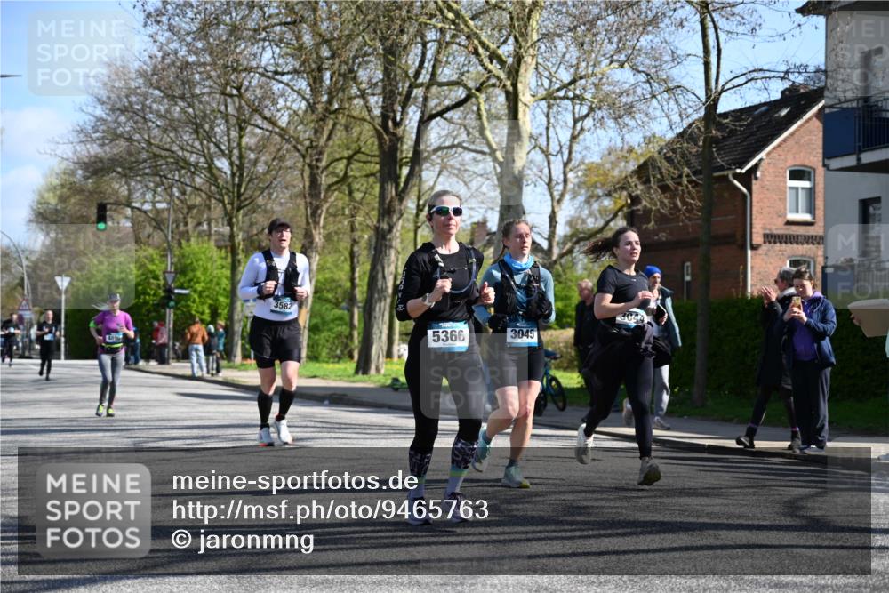 12.04.2026 - 45. Internationalen Wilhelmsburger Insellauf J. Mangold http://msf.ph/oto/9465763 12.04.2026 10:59:06 Ziel 5366, 3044, 3045, 3582, 4896, 2308, 5419, 2931, 2930, 4004, 4004, 2858, 5699, 5698, 4101, 2529 meine-sportfotos.de