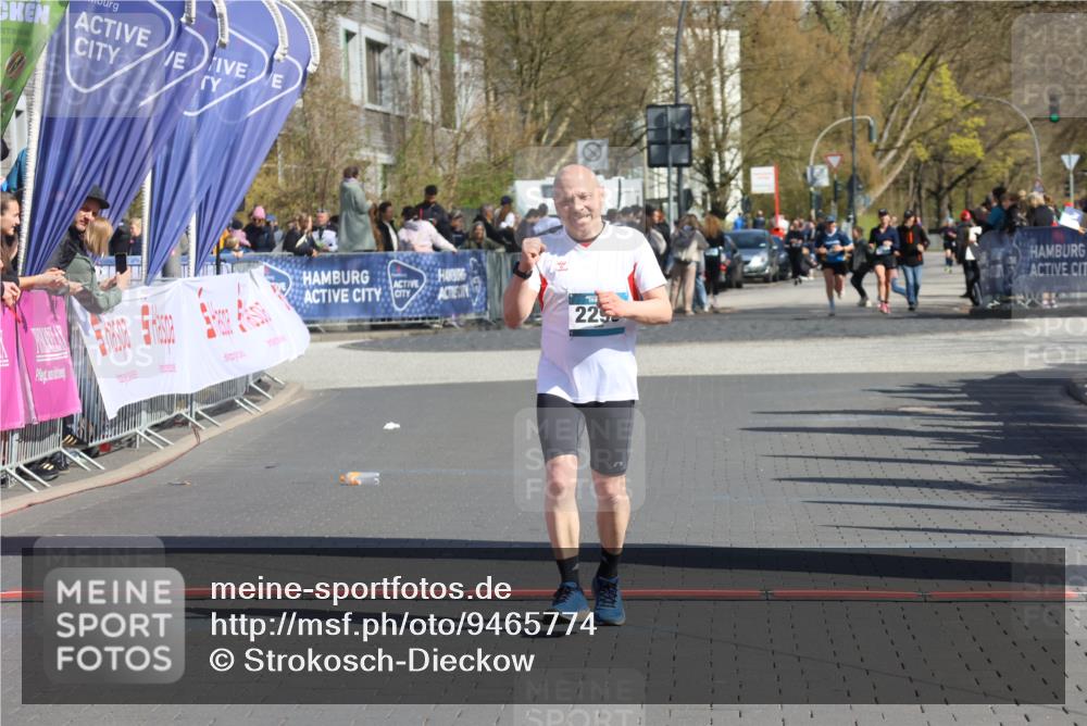 12.04.2026 - 45. Internationalen Wilhelmsburger Insellauf Strokosch-Dieckow http://msf.ph/oto/9465774 12.04.2026 11:16:15 Ziel 2295 meine-sportfotos.de