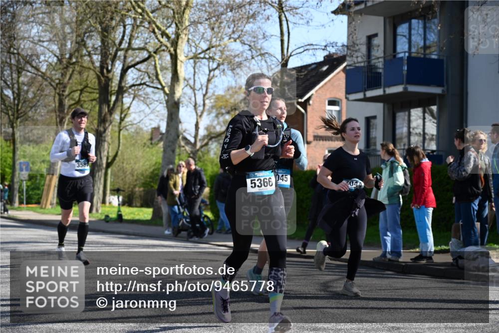 12.04.2026 - 45. Internationalen Wilhelmsburger Insellauf J. Mangold http://msf.ph/oto/9465778 12.04.2026 10:59:07 Ziel 5366, 3044, 3045, 3582, 4896, 2308, 2308, 5419, 2931, 2930, 4004, 2858, 2858, 5699, 5698, 4101, 2529, 3194 meine-sportfotos.de