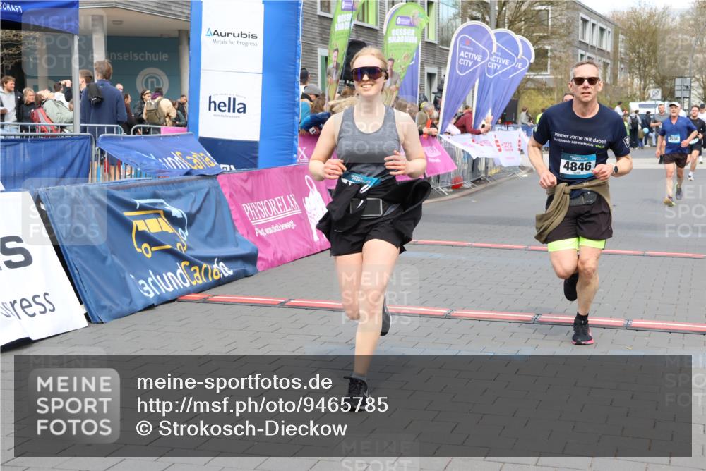 12.04.2026 - 45. Internationalen Wilhelmsburger Insellauf Strokosch-Dieckow http://msf.ph/oto/9465785 12.04.2026 13:12:44 Ziel 4847, 4846, 4850, 4550 meine-sportfotos.de