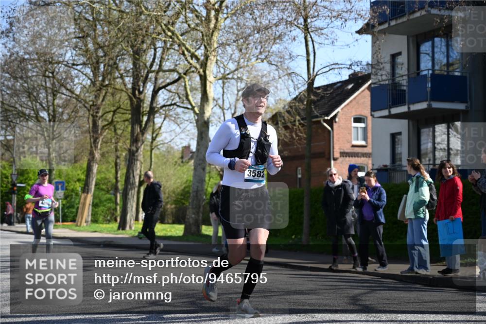 12.04.2026 - 45. Internationalen Wilhelmsburger Insellauf J. Mangold http://msf.ph/oto/9465795 12.04.2026 10:59:09 Ziel 5366, 3044, 3045, 3582, 4896, 2308, 5419, 2931, 2930, 4004, 2858, 5699, 5698, 4101, 2529, 3194 meine-sportfotos.de