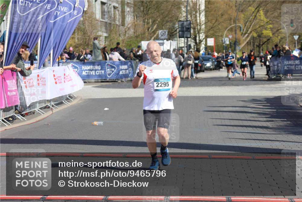 12.04.2026 - 45. Internationalen Wilhelmsburger Insellauf Strokosch-Dieckow http://msf.ph/oto/9465796 12.04.2026 11:16:15 Ziel 2295 meine-sportfotos.de