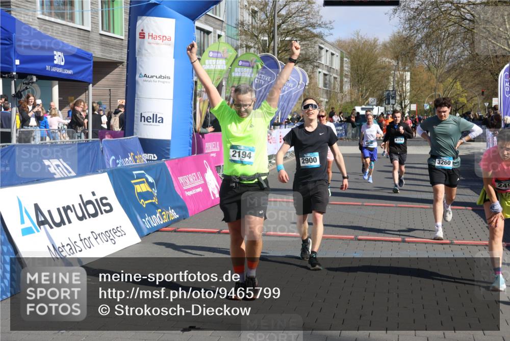 12.04.2026 - 45. Internationalen Wilhelmsburger Insellauf Strokosch-Dieckow http://msf.ph/oto/9465799 12.04.2026 10:58:42 Ziel 2194, 2900, 3260, 3568, 4352, 4215, 4394 meine-sportfotos.de