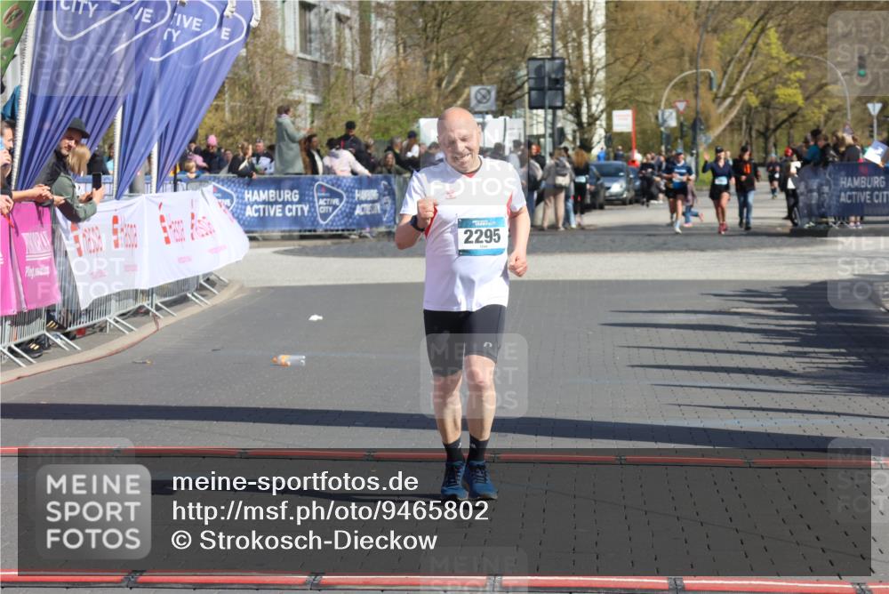 12.04.2026 - 45. Internationalen Wilhelmsburger Insellauf Strokosch-Dieckow http://msf.ph/oto/9465802 12.04.2026 11:16:15 Ziel 2295 meine-sportfotos.de