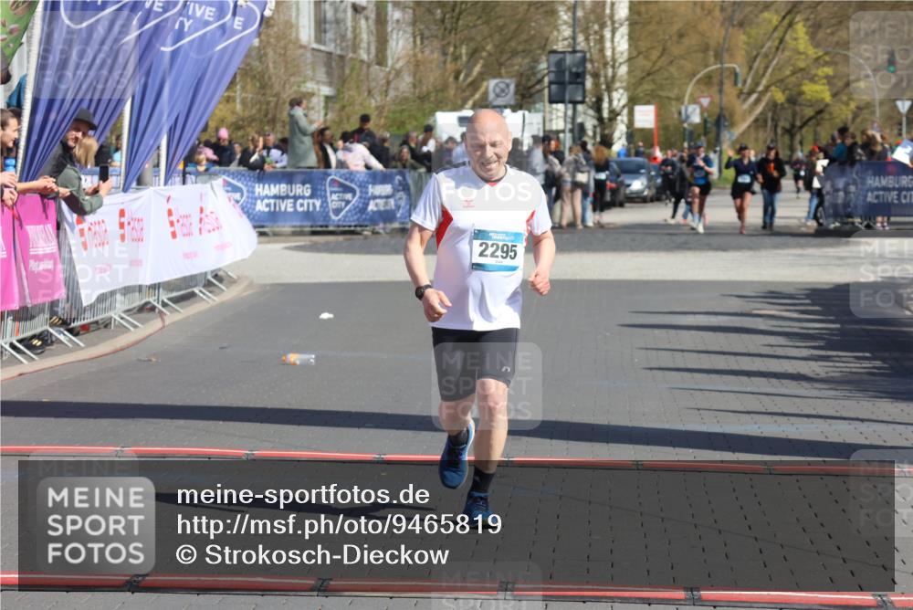 12.04.2026 - 45. Internationalen Wilhelmsburger Insellauf Strokosch-Dieckow http://msf.ph/oto/9465819 12.04.2026 11:16:15 Ziel 2295 meine-sportfotos.de