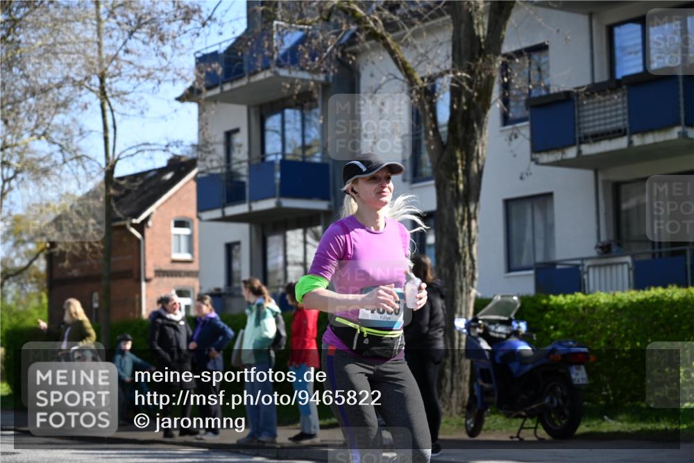 12.04.2026 - 45. Internationalen Wilhelmsburger Insellauf J. Mangold http://msf.ph/oto/9465822 12.04.2026 10:59:12 Ziel 5366, 3044, 3045, 3582, 4896, 2308, 5419, 2931, 2930, 4004, 2858, 5699, 5698, 4101, 2529, 3194 meine-sportfotos.de