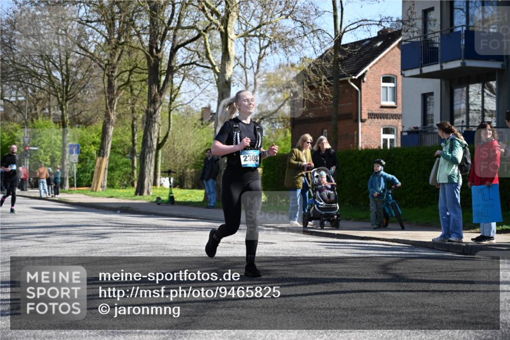 12.04.2026 - 45. Internationalen Wilhelmsburger Insellauf J. Mangold http://msf.ph/oto/9465825 12.04.2026 10:59:17 Ziel 5366, 3044, 3045, 3582, 4896, 2308, 5419, 2931, 2930, 4004, 2858, 5699, 5698, 4101, 2529, 3194, 3367, 3468, 2665 meine-sportfotos.de