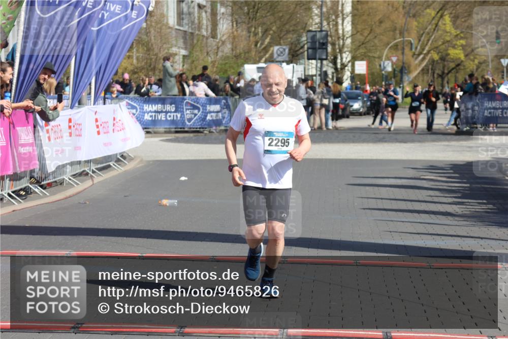 12.04.2026 - 45. Internationalen Wilhelmsburger Insellauf Strokosch-Dieckow http://msf.ph/oto/9465826 12.04.2026 11:16:15 Ziel 2295 meine-sportfotos.de