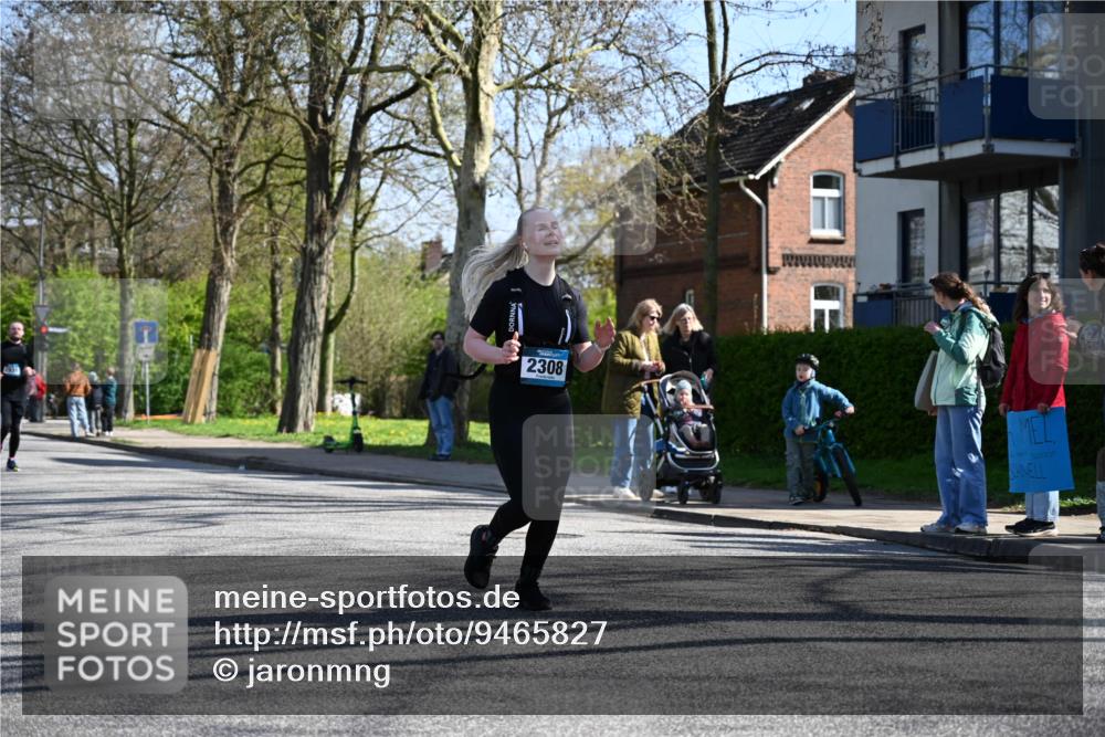 12.04.2026 - 45. Internationalen Wilhelmsburger Insellauf J. Mangold http://msf.ph/oto/9465827 12.04.2026 10:59:18 Ziel 5366, 3044, 3045, 3582, 4896, 2308, 5419, 2931, 2930, 4004, 4004, 2858, 5699, 5698, 4101, 2529, 2529, 3194, 3367, 3468, 2665 meine-sportfotos.de