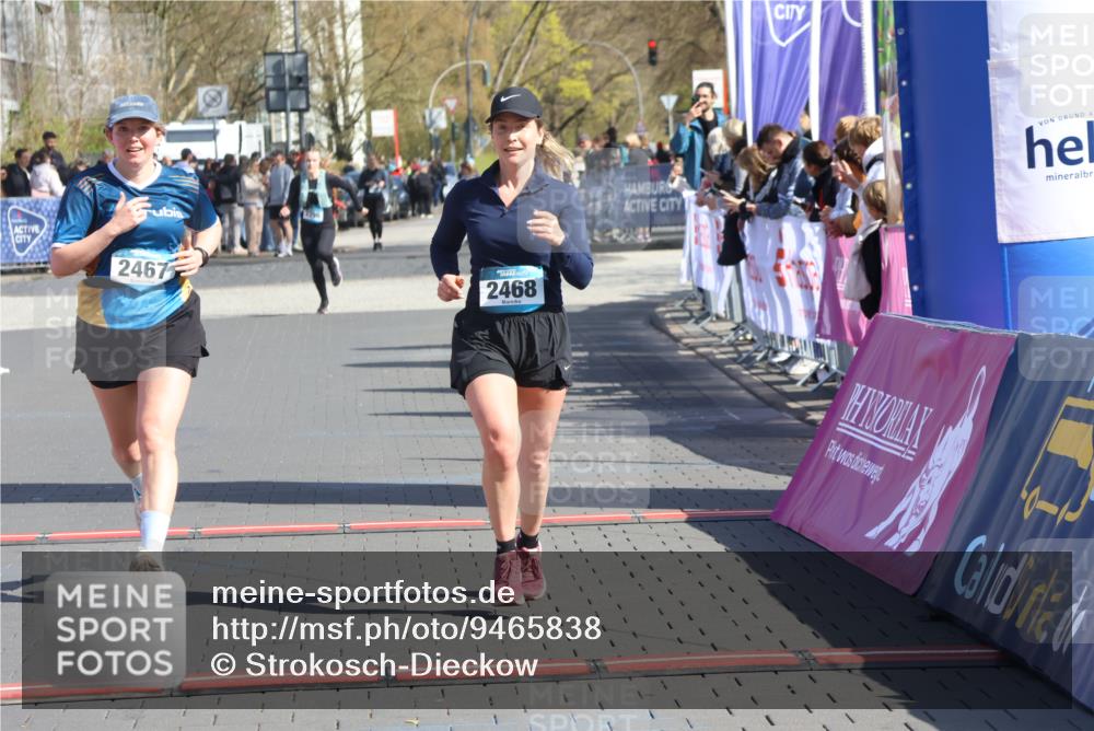 12.04.2026 - 45. Internationalen Wilhelmsburger Insellauf Strokosch-Dieckow http://msf.ph/oto/9465838 12.04.2026 11:16:28 Ziel 2467, 2468 meine-sportfotos.de