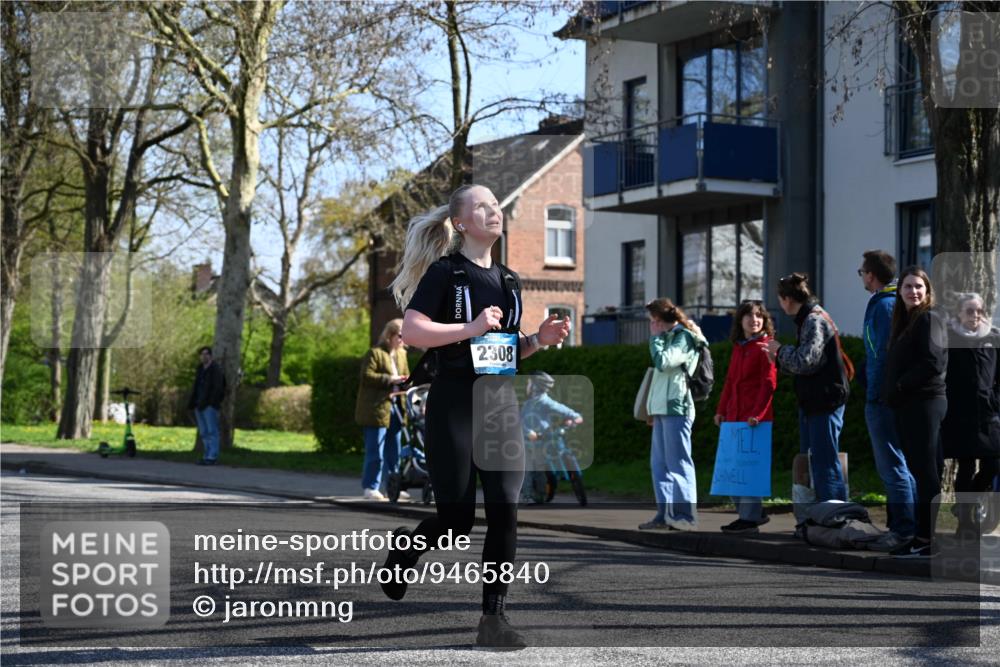 12.04.2026 - 45. Internationalen Wilhelmsburger Insellauf J. Mangold http://msf.ph/oto/9465840 12.04.2026 10:59:18 Ziel 5366, 3044, 3045, 3582, 4896, 2308, 5419, 2931, 2930, 4004, 4004, 2858, 5699, 5698, 4101, 2529, 2529, 3194, 3367, 3468, 2665 meine-sportfotos.de