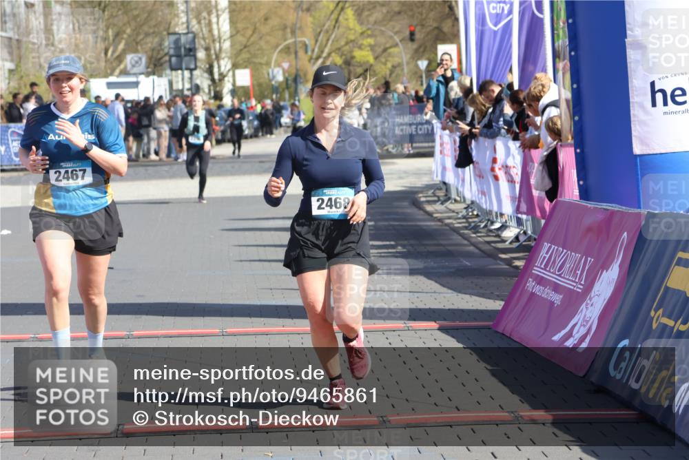 12.04.2026 - 45. Internationalen Wilhelmsburger Insellauf Strokosch-Dieckow http://msf.ph/oto/9465861 12.04.2026 11:16:28 Ziel 2467, 2468 meine-sportfotos.de