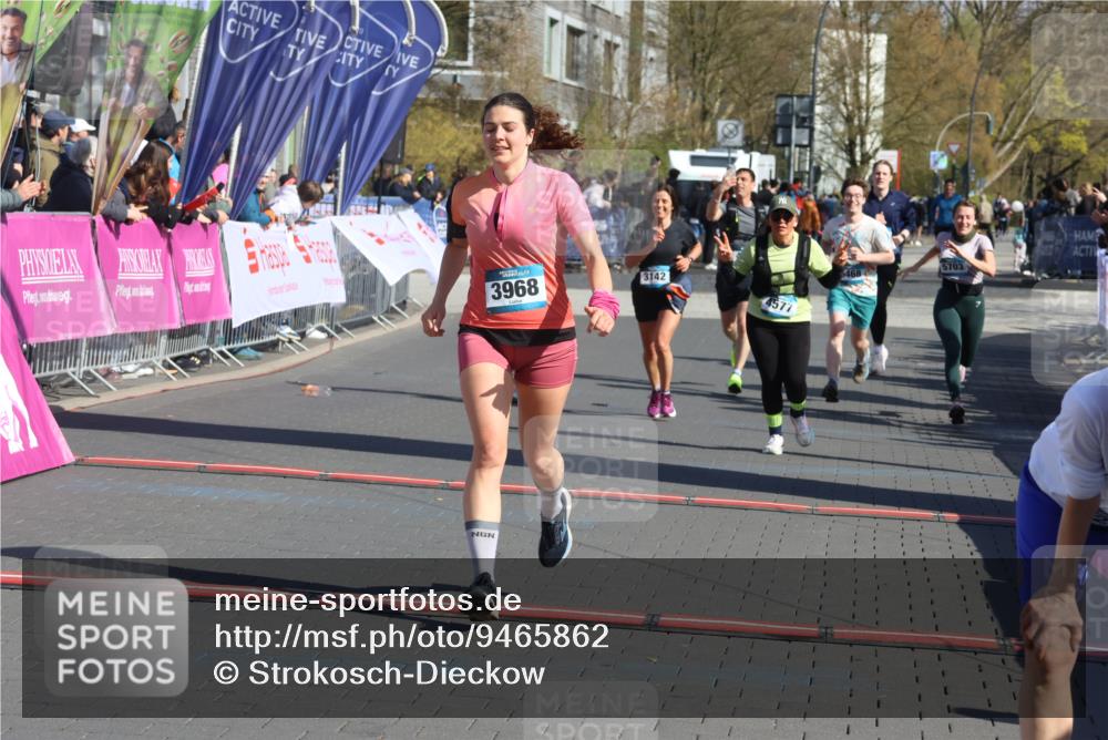 12.04.2026 - 45. Internationalen Wilhelmsburger Insellauf Strokosch-Dieckow http://msf.ph/oto/9465862 12.04.2026 10:58:55 Ziel 3968, 4577, 5703, 3142, 5468, 3140 meine-sportfotos.de