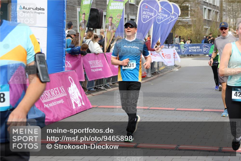 12.04.2026 - 45. Internationalen Wilhelmsburger Insellauf Strokosch-Dieckow http://msf.ph/oto/9465898 12.04.2026 13:12:32 Ziel 4328, 4276, 5031, 4532, 2742, 5437 meine-sportfotos.de