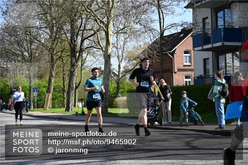12.04.2026 - 45. Internationalen Wilhelmsburger Insellauf J. Mangold http://msf.ph/oto/9465902 12.04.2026 10:59:26 Ziel 4896, 2308, 5419, 2931, 2930, 4004, 2858, 5699, 5698, 4101, 2529, 3194, 3367, 3468, 2665, 2988, 4289, 3723, 3797, 3727 meine-sportfotos.de
