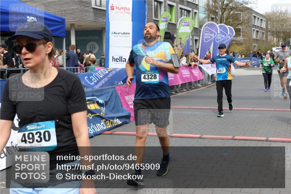 12.04.2026 - 45. Internationalen Wilhelmsburger Insellauf Strokosch-Dieckow http://msf.ph/oto/9465909 12.04.2026 13:12:31 Ziel 2024, 4328, 4276, 5031, 4532, 2742 meine-sportfotos.de