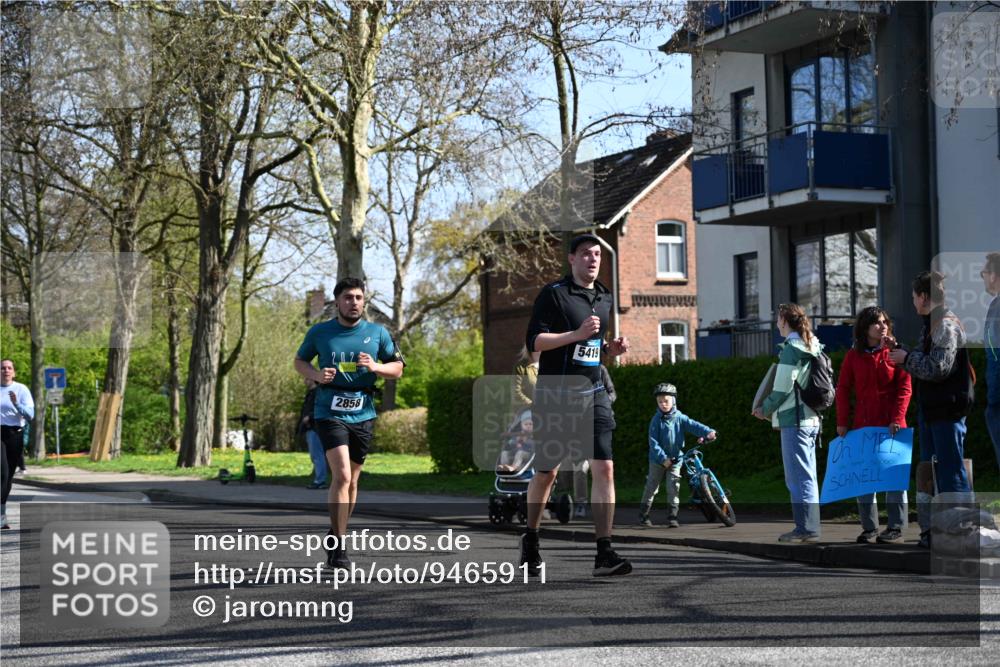 12.04.2026 - 45. Internationalen Wilhelmsburger Insellauf J. Mangold http://msf.ph/oto/9465911 12.04.2026 10:59:26 Ziel 4896, 2308, 5419, 2931, 2930, 4004, 2858, 5699, 5698, 4101, 2529, 3194, 3367, 3468, 2665, 2988, 4289, 3723, 3797, 3727 meine-sportfotos.de