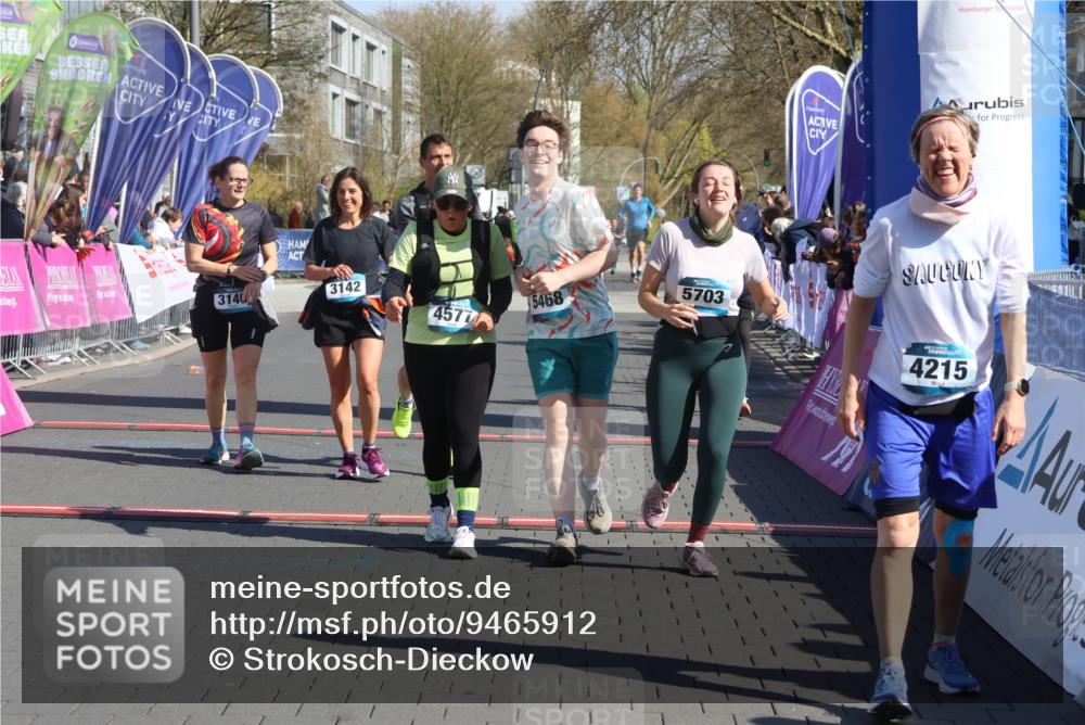 12.04.2026 - 45. Internationalen Wilhelmsburger Insellauf Strokosch-Dieckow http://msf.ph/oto/9465912 12.04.2026 10:58:59 Ziel 3968, 4577, 5703, 3142, 5468, 3140, 4071, 2553 meine-sportfotos.de