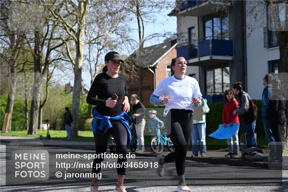 12.04.2026 - 45. Internationalen Wilhelmsburger Insellauf J. Mangold http://msf.ph/oto/9465918 12.04.2026 10:59:31 Ziel 2308, 5419, 2931, 2930, 4004, 2858, 5699, 5698, 4101, 2529, 3194, 3194, 3367, 3468, 2665, 2988, 4289, 3723, 3797, 3727, 2166 meine-sportfotos.de