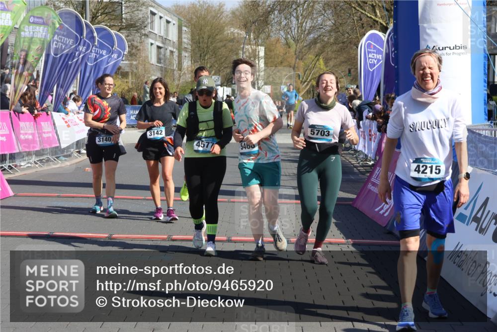 12.04.2026 - 45. Internationalen Wilhelmsburger Insellauf Strokosch-Dieckow http://msf.ph/oto/9465920 12.04.2026 10:58:59 Ziel 3968, 4577, 5703, 3142, 5468, 3140, 4071, 2553 meine-sportfotos.de