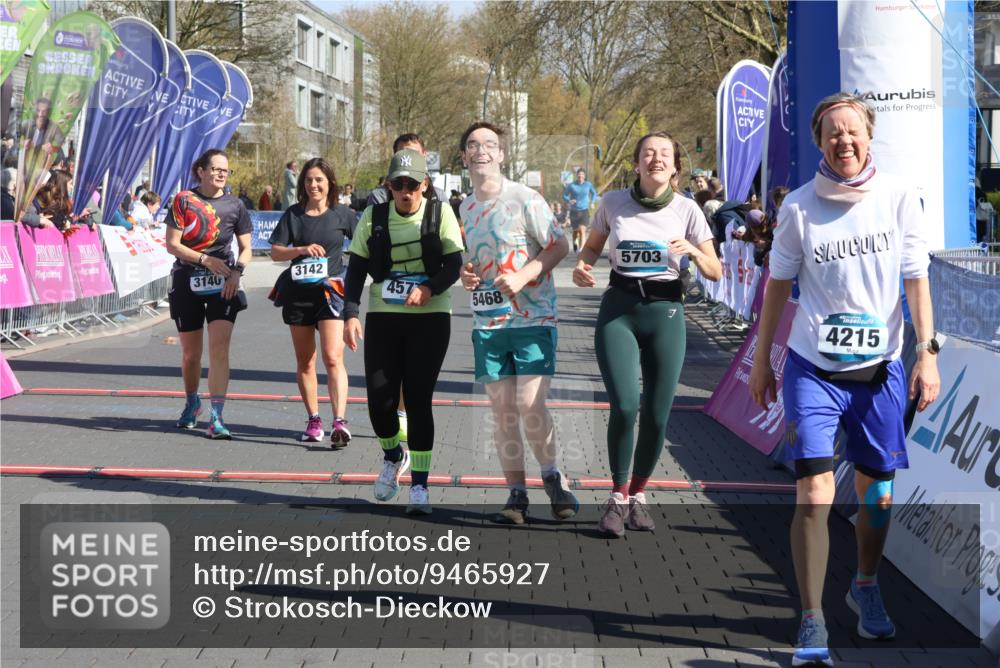 12.04.2026 - 45. Internationalen Wilhelmsburger Insellauf Strokosch-Dieckow http://msf.ph/oto/9465927 12.04.2026 10:58:59 Ziel 3968, 4577, 5703, 3142, 5468, 3140, 4071, 2553 meine-sportfotos.de