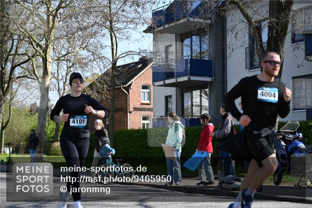 12.04.2026 - 45. Internationalen Wilhelmsburger Insellauf J. Mangold http://msf.ph/oto/9465950 12.04.2026 10:59:36 Ziel 5419, 2931, 2930, 4004, 2858, 5699, 5698, 4101, 2529, 3194, 3367, 3468, 2665, 2988, 4289, 3723, 3797, 3727, 3727, 2166, 2977, 4107 meine-sportfotos.de