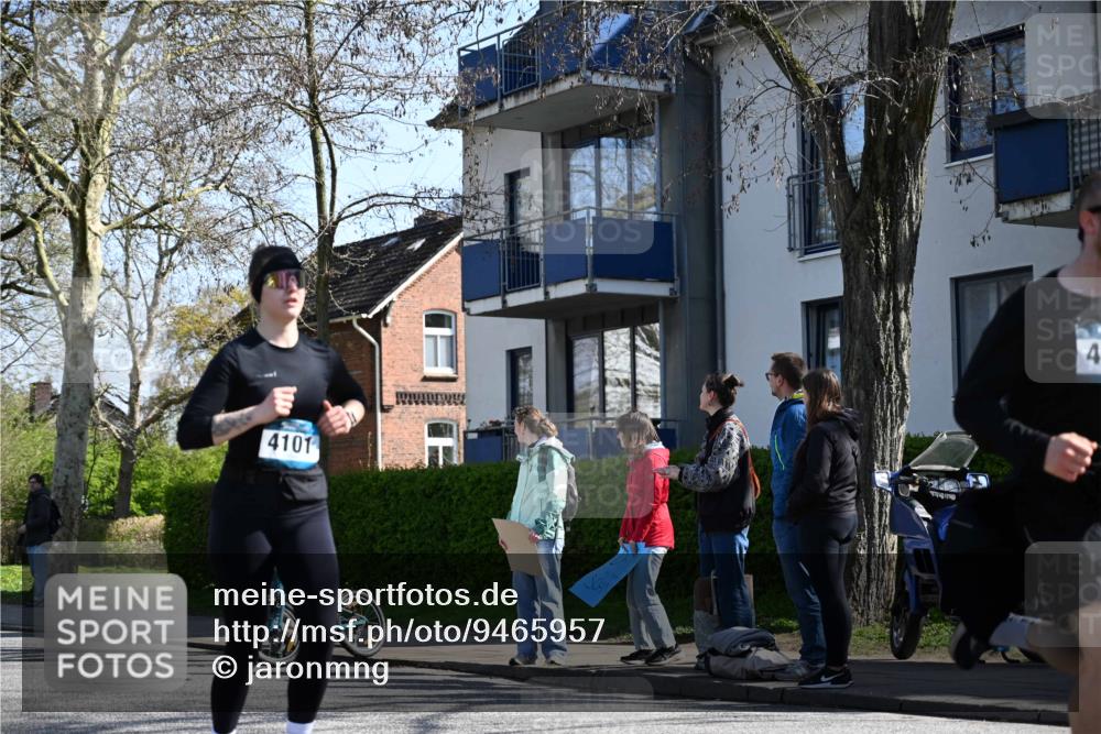 12.04.2026 - 45. Internationalen Wilhelmsburger Insellauf J. Mangold http://msf.ph/oto/9465957 12.04.2026 10:59:36 Ziel 5419, 2931, 2930, 4004, 2858, 5699, 5698, 4101, 2529, 3194, 3367, 3468, 2665, 2988, 4289, 3723, 3797, 3727, 3727, 2166, 2977, 4107 meine-sportfotos.de