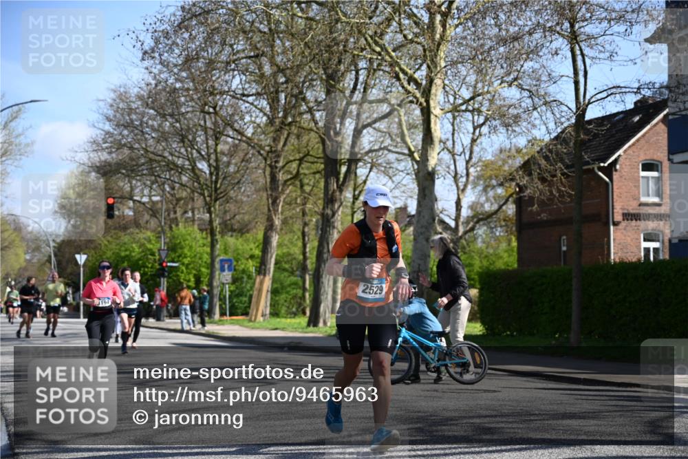 12.04.2026 - 45. Internationalen Wilhelmsburger Insellauf J. Mangold http://msf.ph/oto/9465963 12.04.2026 10:59:38 Ziel 5419, 2931, 2930, 4004, 2858, 5699, 5698, 4101, 2529, 3194, 3367, 3468, 2665, 2988, 4289, 3723, 3797, 3727, 2166, 2977, 4107, 4152 meine-sportfotos.de