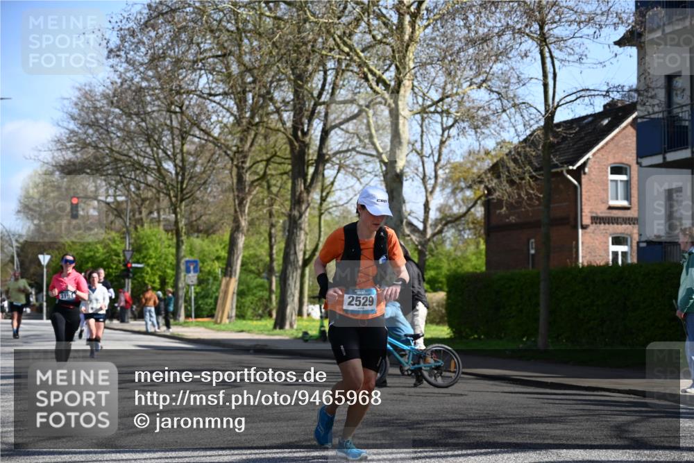 12.04.2026 - 45. Internationalen Wilhelmsburger Insellauf J. Mangold http://msf.ph/oto/9465968 12.04.2026 10:59:38 Ziel 5419, 2931, 2930, 4004, 2858, 5699, 5698, 4101, 2529, 3194, 3367, 3468, 2665, 2988, 4289, 3723, 3797, 3727, 2166, 2977, 4107, 4152 meine-sportfotos.de