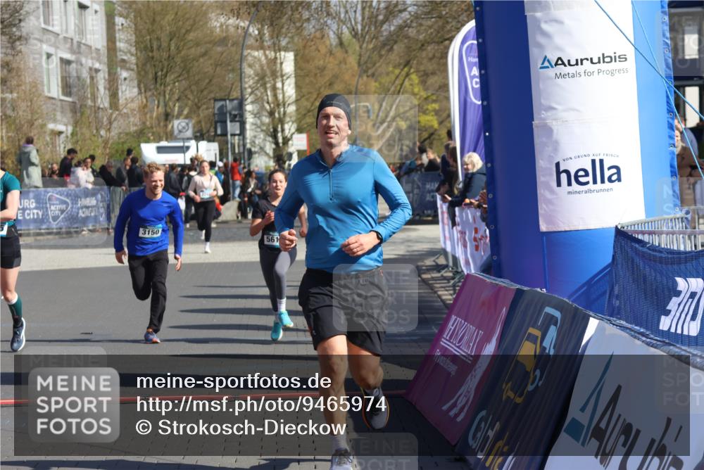 12.04.2026 - 45. Internationalen Wilhelmsburger Insellauf Strokosch-Dieckow http://msf.ph/oto/9465974 12.04.2026 10:59:11 Ziel 2989, 3825, 5615, 3150 meine-sportfotos.de