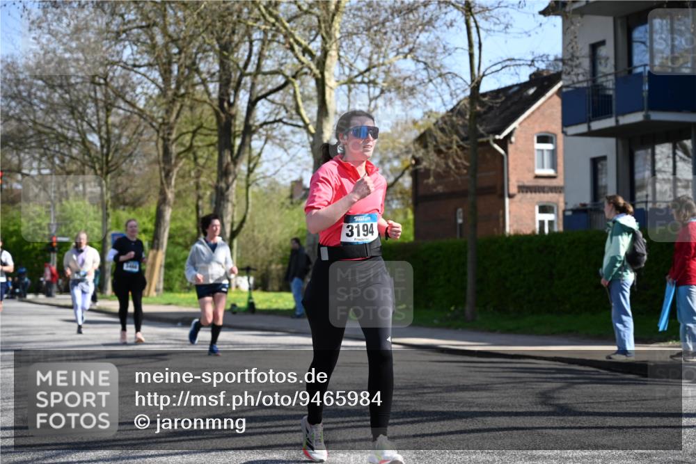 12.04.2026 - 45. Internationalen Wilhelmsburger Insellauf J. Mangold http://msf.ph/oto/9465984 12.04.2026 10:59:42 Ziel 4004, 2858, 5699, 5698, 4101, 2529, 3194, 3367, 3468, 2665, 2988, 4289, 3723, 3797, 3727, 2166, 2977, 4107, 4152, 2646 meine-sportfotos.de