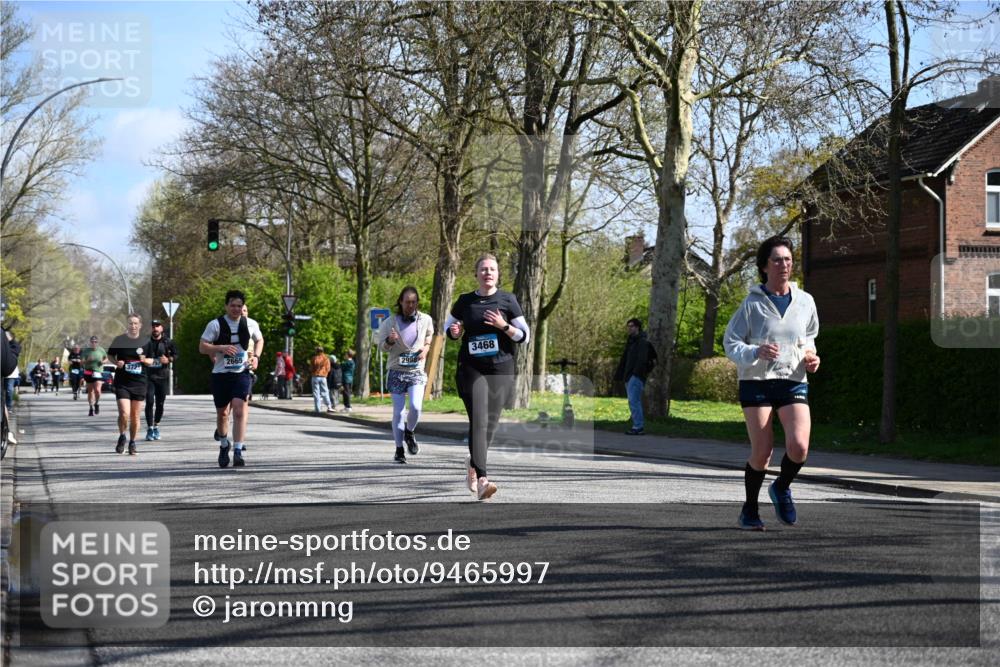12.04.2026 - 45. Internationalen Wilhelmsburger Insellauf J. Mangold http://msf.ph/oto/9465997 12.04.2026 10:59:44 Ziel 2858, 5699, 5698, 4101, 2529, 3194, 3367, 3468, 2665, 2988, 4289, 3723, 2988, 4289, 3723, 3797, 3727, 2166, 2977, 4107, 4152, 2646, 4991, 4993 meine-sportfotos.de