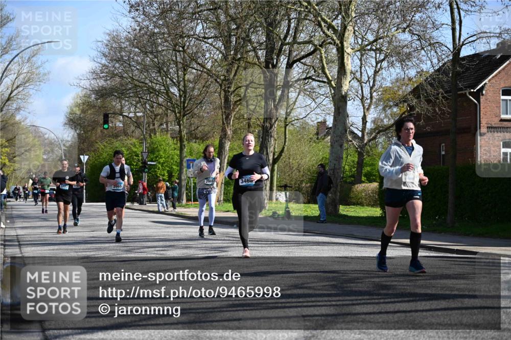 12.04.2026 - 45. Internationalen Wilhelmsburger Insellauf J. Mangold http://msf.ph/oto/9465998 12.04.2026 10:59:44 Ziel 2858, 5699, 5698, 4101, 2529, 3194, 3367, 3468, 2665, 2988, 4289, 3723, 2988, 4289, 3723, 3797, 3727, 2166, 2977, 4107, 4152, 2646, 4991, 4993 meine-sportfotos.de