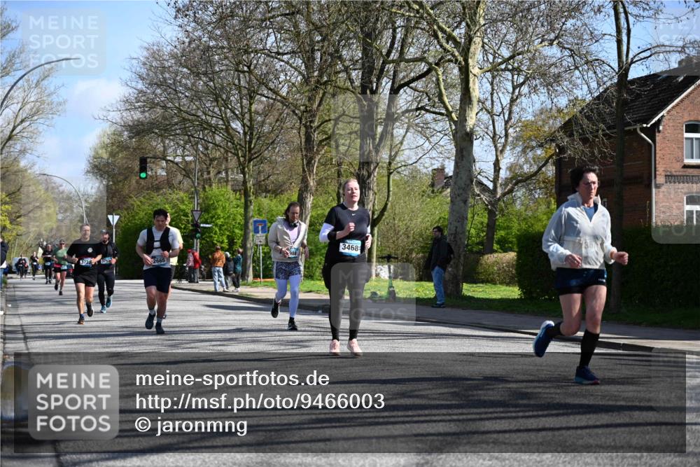12.04.2026 - 45. Internationalen Wilhelmsburger Insellauf J. Mangold http://msf.ph/oto/9466003 12.04.2026 10:59:44 Ziel 2858, 5699, 5698, 4101, 2529, 3194, 3367, 3468, 2665, 2988, 4289, 3723, 2988, 4289, 3723, 3797, 3727, 2166, 2977, 4107, 4152, 2646, 4991, 4993 meine-sportfotos.de