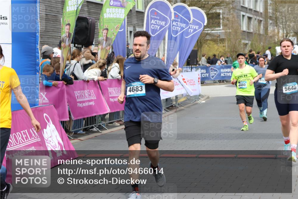 12.04.2026 - 45. Internationalen Wilhelmsburger Insellauf Strokosch-Dieckow http://msf.ph/oto/9466014 12.04.2026 13:12:21 Ziel 3138, 5402, 2136, 4683, 5640, 4480, 4987, 2445 meine-sportfotos.de