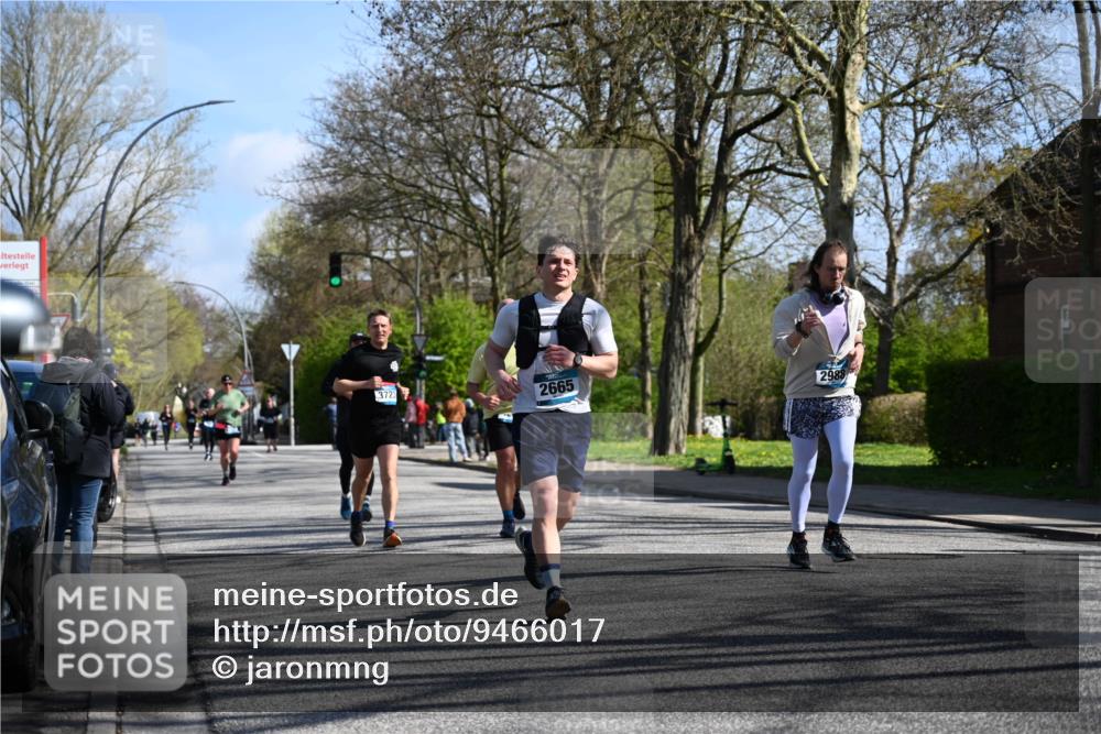 12.04.2026 - 45. Internationalen Wilhelmsburger Insellauf J. Mangold http://msf.ph/oto/9466017 12.04.2026 10:59:47 Ziel 5699, 5698, 4101, 2529, 3194, 3367, 3468, 2665, 2988, 4289, 3723, 3797, 3727, 2166, 2977, 4107, 4152, 2646, 4991, 4993 meine-sportfotos.de