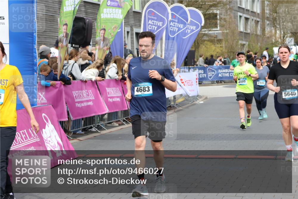12.04.2026 - 45. Internationalen Wilhelmsburger Insellauf Strokosch-Dieckow http://msf.ph/oto/9466027 12.04.2026 13:12:21 Ziel 3138, 5402, 2136, 4683, 5640, 4480, 4987, 2445 meine-sportfotos.de