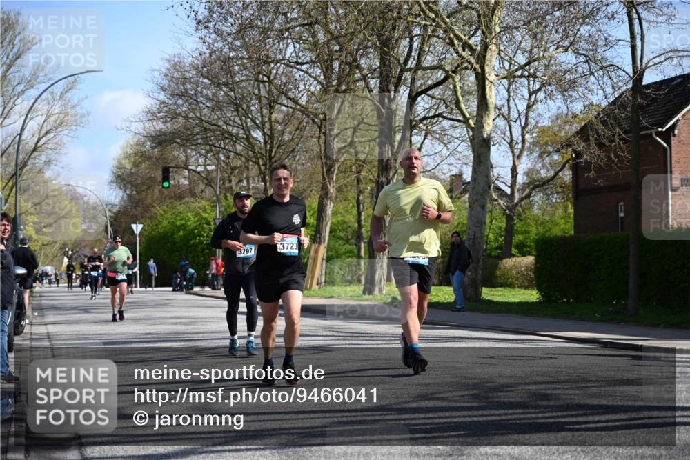 12.04.2026 - 45. Internationalen Wilhelmsburger Insellauf J. Mangold http://msf.ph/oto/9466041 12.04.2026 10:59:49 Ziel 4101, 2529, 3194, 3367, 3468, 2665, 2988, 4289, 3723, 3797, 3727, 2166, 2977, 4107, 4152, 2646, 4991, 4993, 3953 meine-sportfotos.de